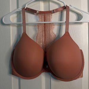 Victoria Secret Bra rose color,size 36DDD.  Excellent condition.